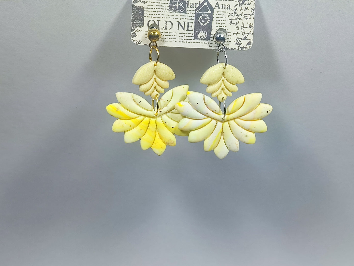 Butter Yellow Ohrring