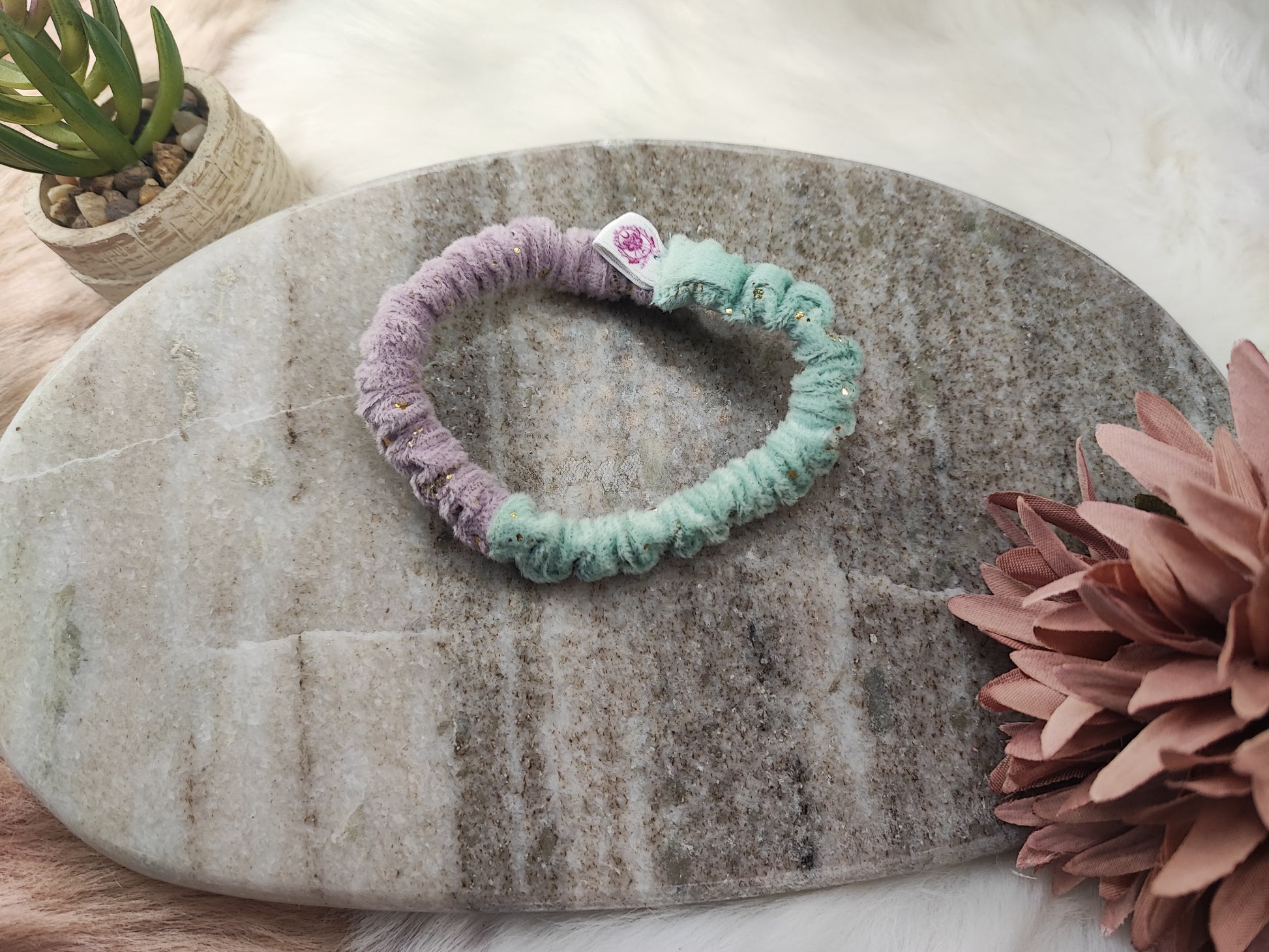 Yvoshandcraftworld Mystic Duo Mini Scrunchie aus elastischem Stoff in bunten Mustern, ideal für Haare und Accessoires