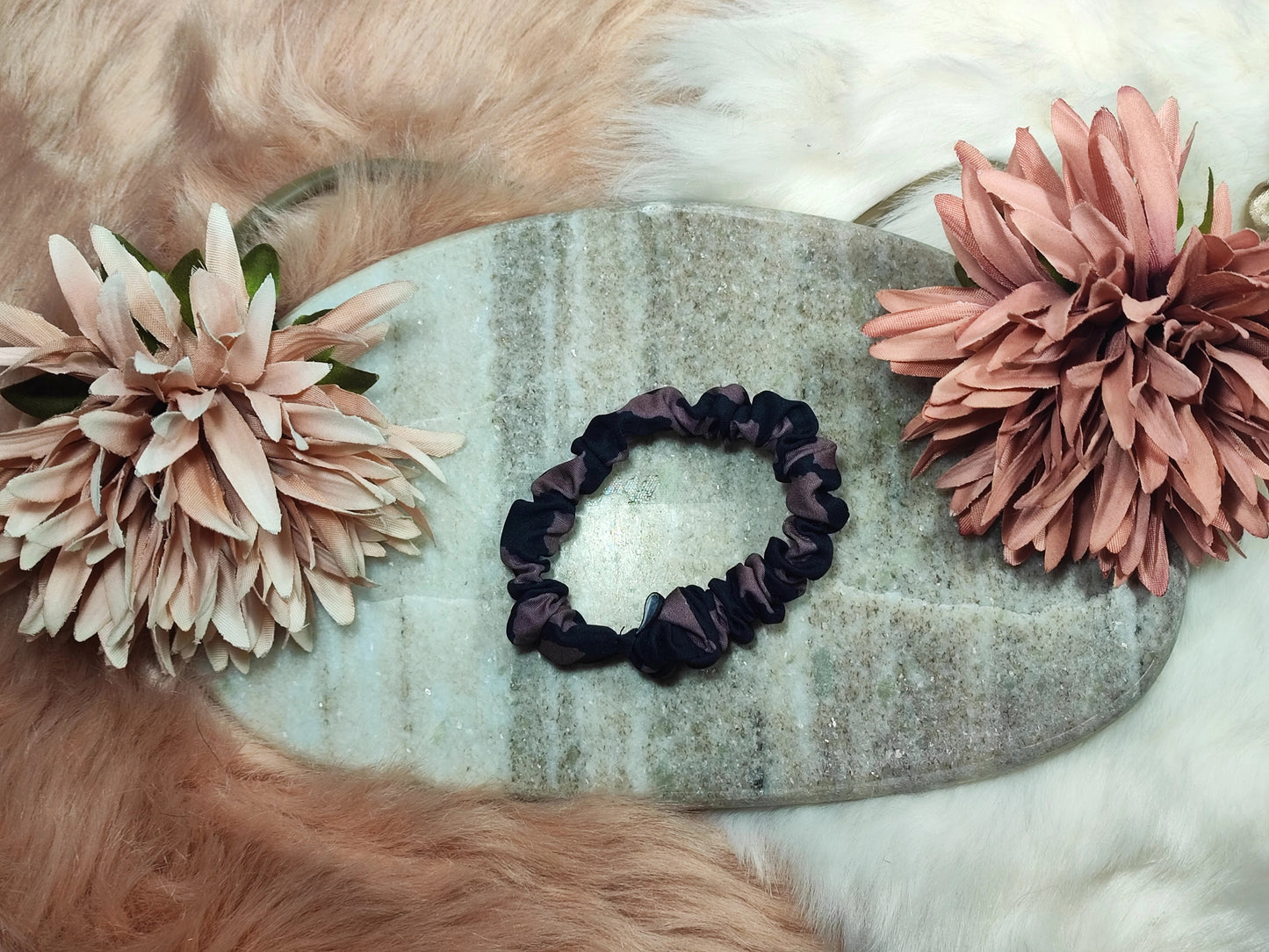 Crimson Eclipse - Scrunchie Small