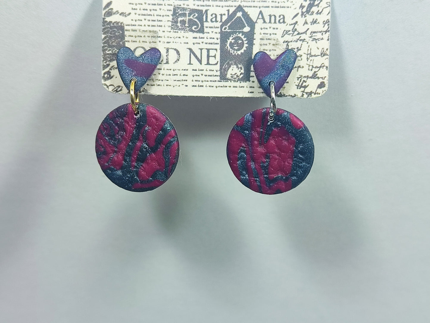 Round Black and DARK Pink Ohrstecker