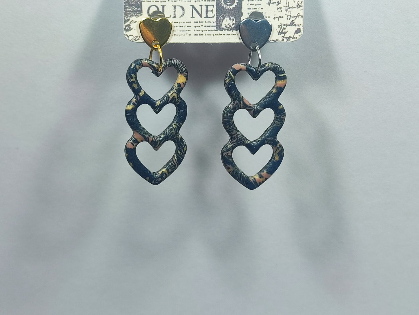 Dark Wild Leo Heart Ohrring
