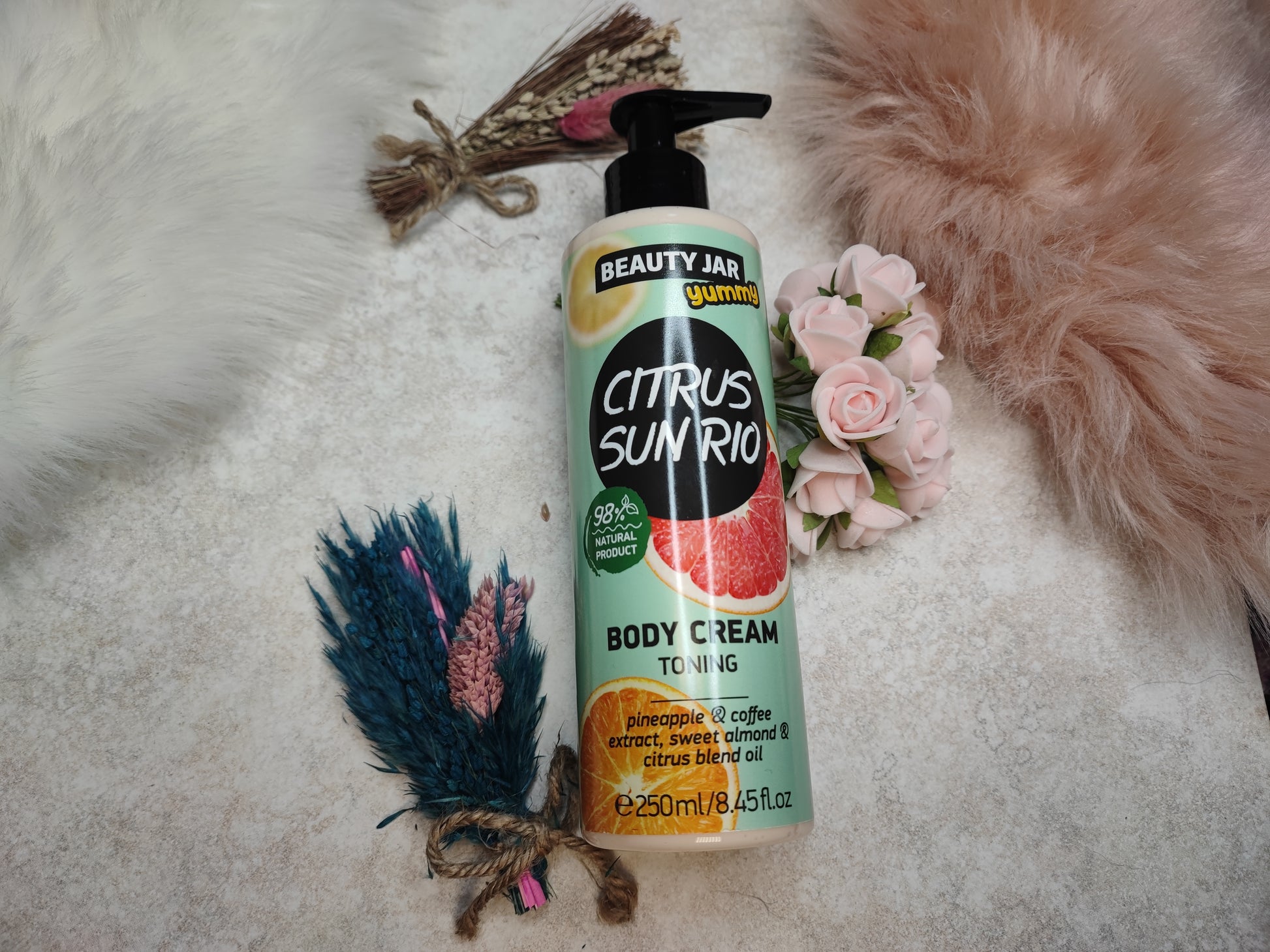 Citrus Sun Rio Körpercreme von Mein Shop, cremige Textur mit frischem Zitrusduft, für gepflegte Haut.