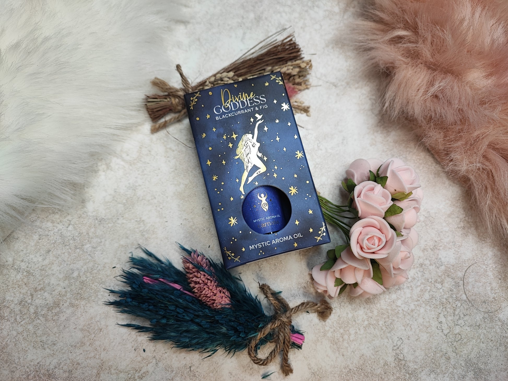 Duftöl Divine Goddess in einer Flasche, aromatisches Parfümöl mit blumigem Duft, ideal für Entspannung und Wohlbefinden