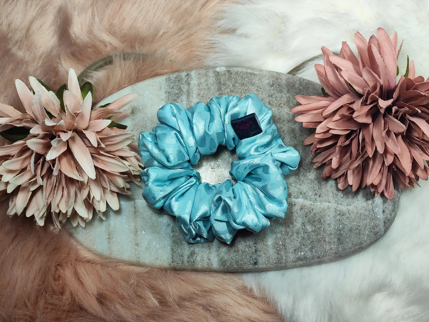 Aqua Glow - Scrunchie Medium