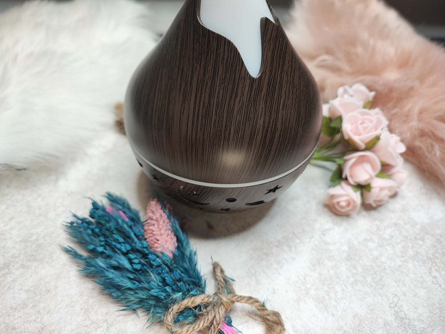 Dunkler Wald-Diffuser mit Berglandschaft, dekoratives Aroma-Diffuser-Design, stilvoller Raumduft von Mein Shop