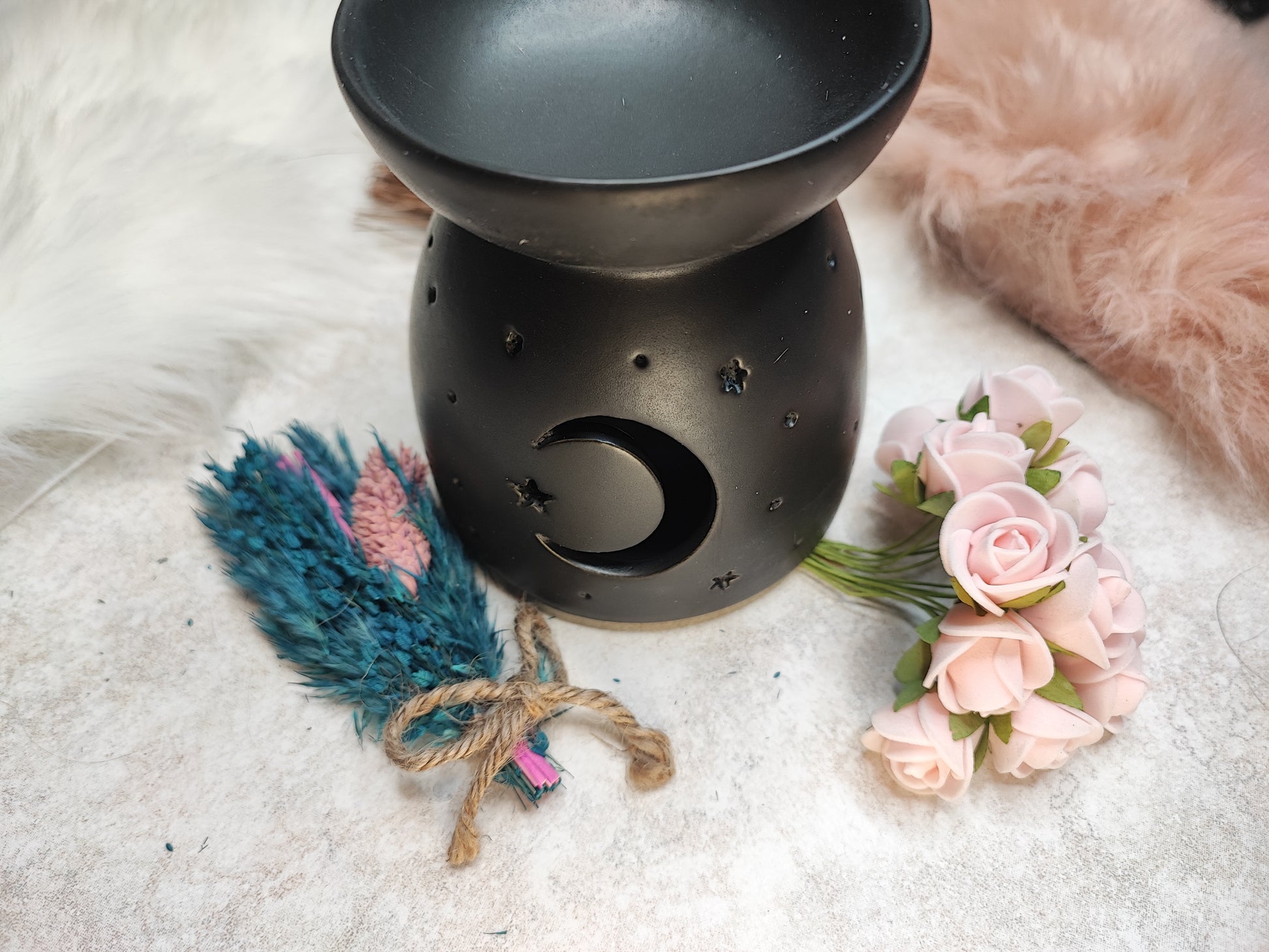 Mond und Sterne Ölbrenner und Wachs Wärmer aus Keramik mit silbernem Finish, dekorativ und funktional für Zuhause.