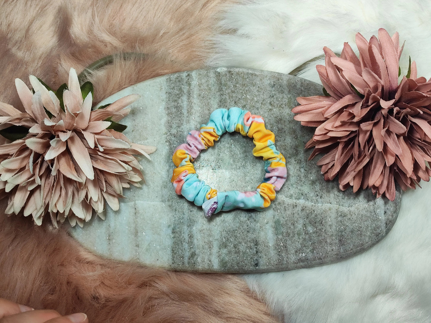 Tropical Splash Motion and Ocean Scrunchie Small