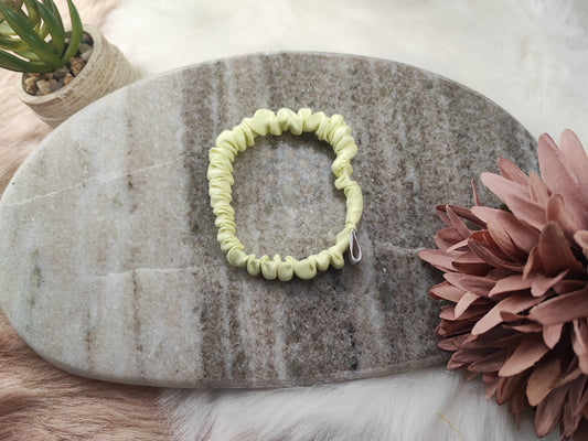 Yvoshandcraftworld Lime Love Scrunchie Mini aus grüner Baumwolle mit elastischem Band, ideal für Haarschmuck und Accessoires