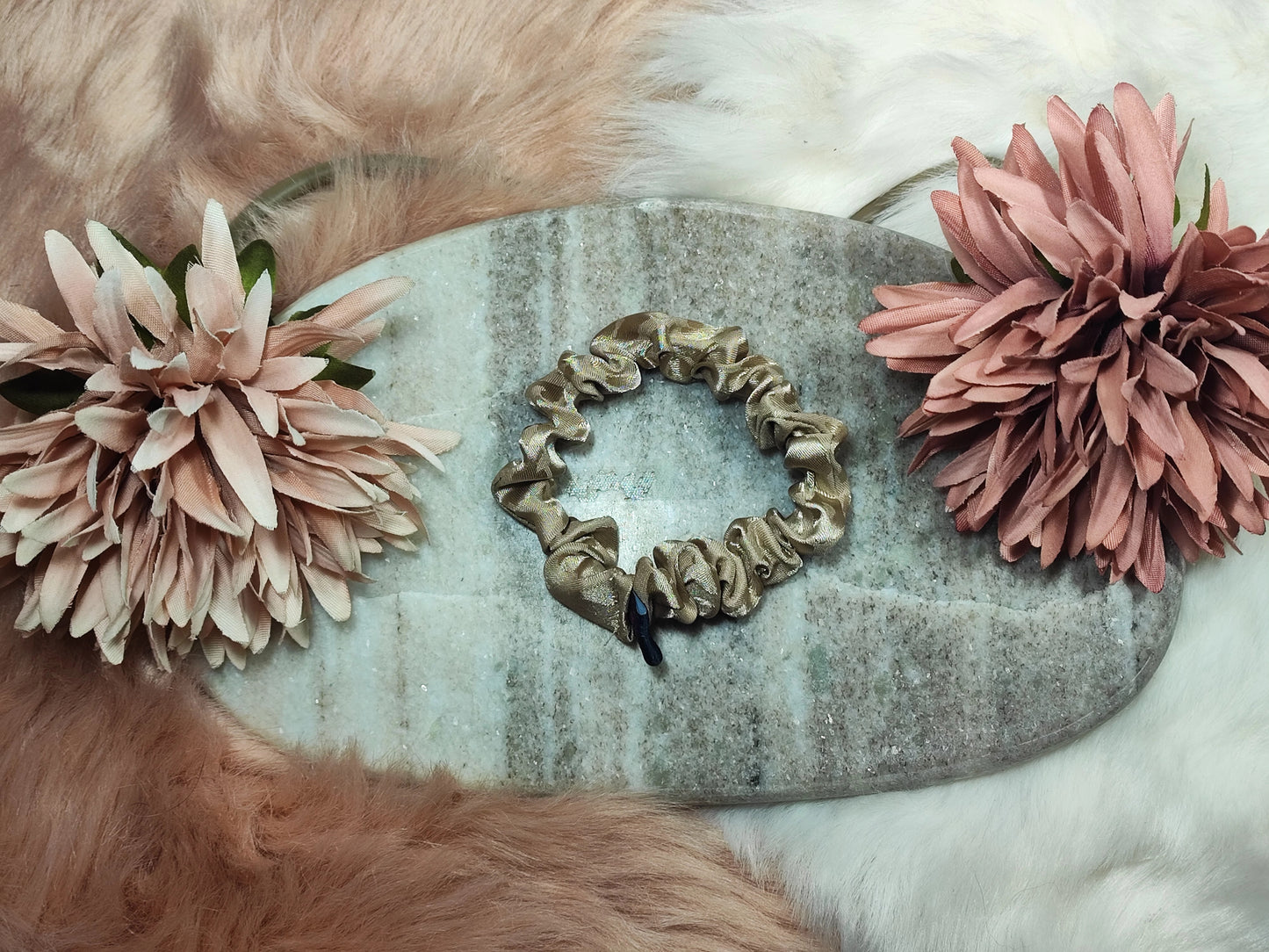 Champagne Glow - Scrunchie Small