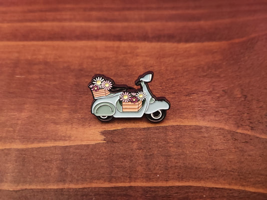 Pin Moped