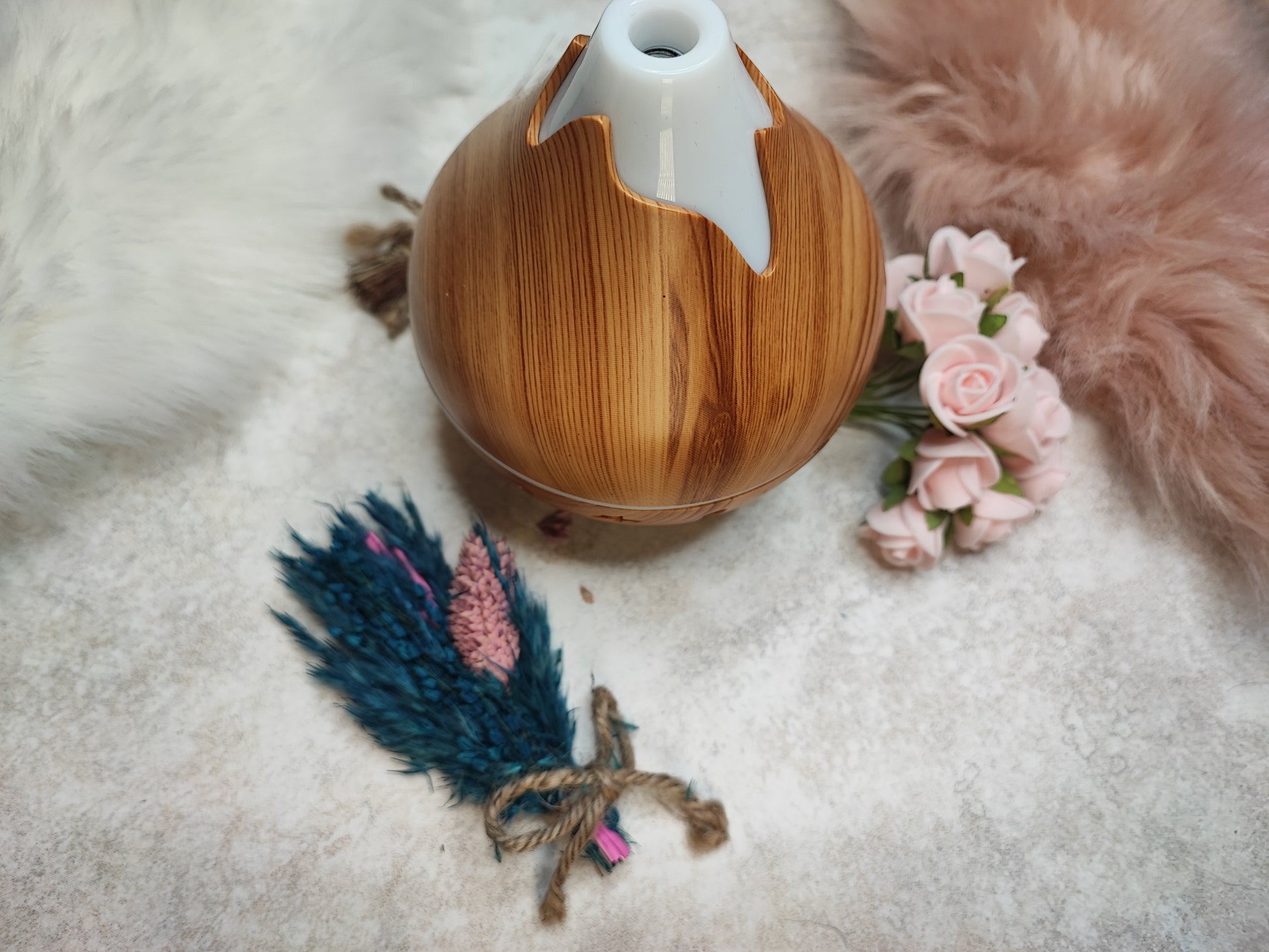 Diffuser mit Wald- und Bergmuster, dekoratives Aromatherapie-Accessoire, detailreiche Gestaltung in Naturmotiven